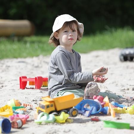 ホテルCamping Oase Praha Zlatníky エクステリア 写真