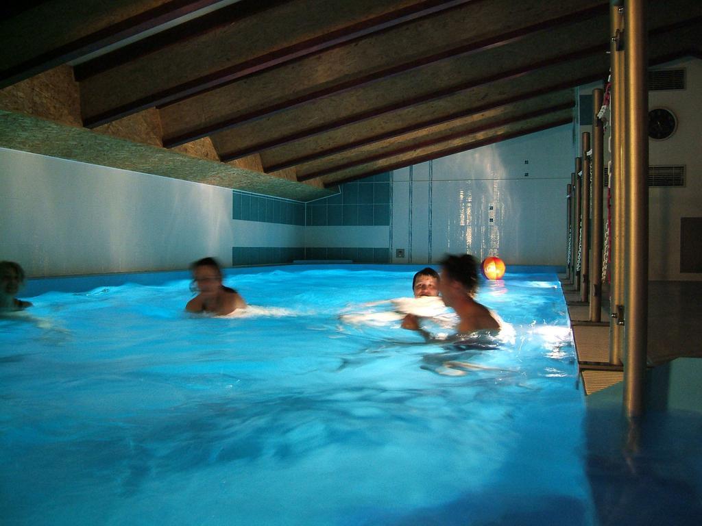 ホテルCamping Oase Praha Zlatníky エクステリア 写真