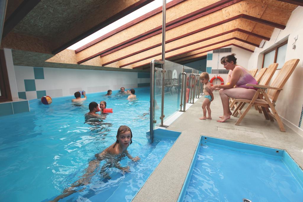 ホテルCamping Oase Praha Zlatníky エクステリア 写真